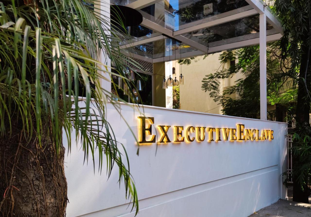 Executive Enclave Hotel Mumbai Exterior photo